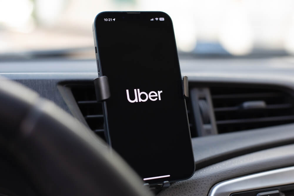 shutterstock_2394379503-Uber