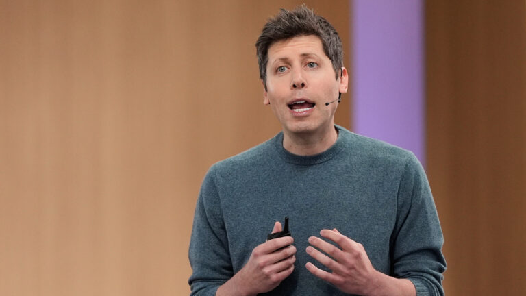 Sicurezza dell’intelligenza artificiale, l’allarme di David Robinson e la posizione di Sam Altman